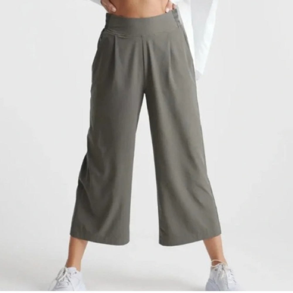 QUINCE GRAY TECH PERFORMANCE CULOTTES WIDE CROPPED LIGHTWEIGHT PANTS